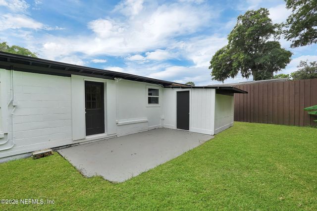 1916 UNIVERSITY Boulevard N, Jacksonville, FL 32211