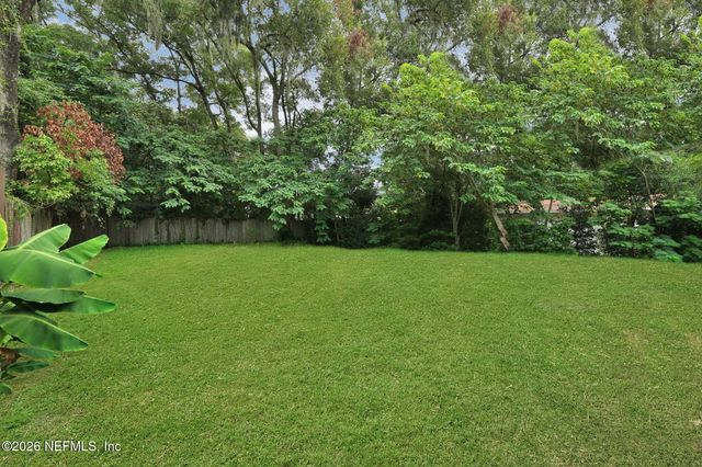 1916 UNIVERSITY Boulevard N, Jacksonville, FL 32211