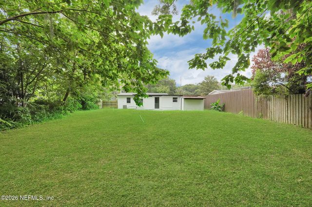 1916 UNIVERSITY Boulevard N, Jacksonville, FL 32211