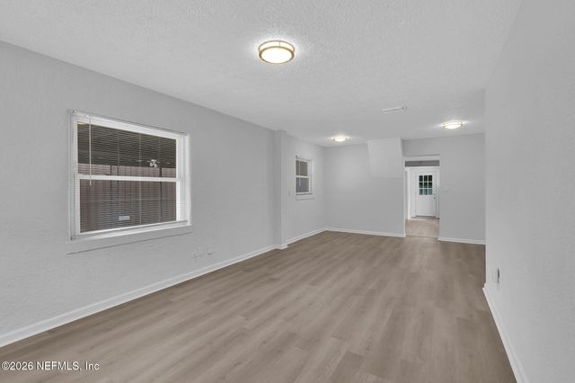 1916 UNIVERSITY Boulevard N, Jacksonville, FL 32211