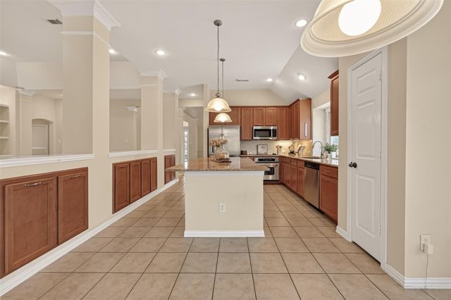 15834 Bishops Glen Lane, Houston, TX 77084