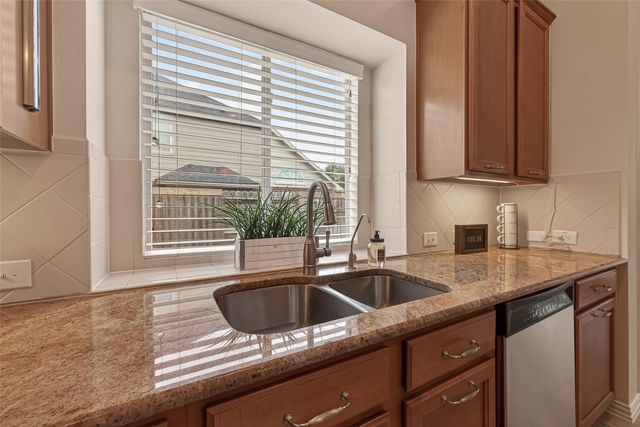 15834 Bishops Glen Lane, Houston, TX 77084