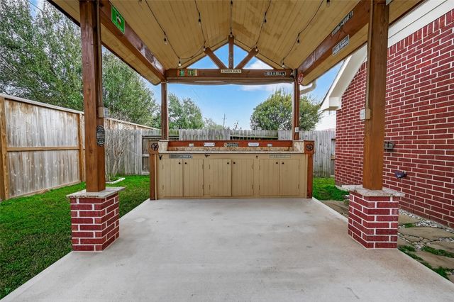 15834 Bishops Glen Lane, Houston, TX 77084