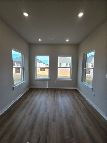 2307 Presley Street, Siloam Springs, AR 72761