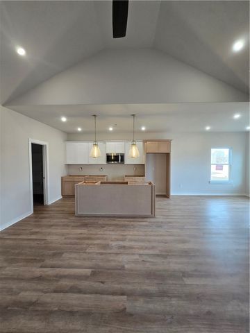 2307 Presley Street, Siloam Springs, AR 72761