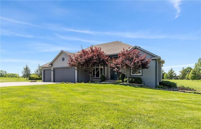 24503 E Woodland Circle, Lee's Summit, MO 64086