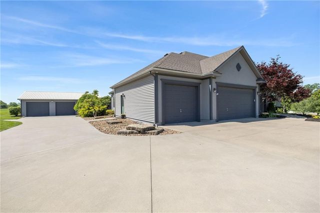 24503 E Woodland Circle, Lee's Summit, MO 64086
