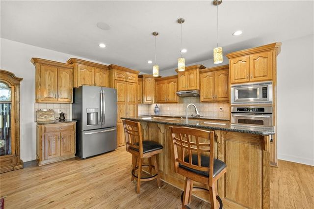 24503 E Woodland Circle, Lee's Summit, MO 64086