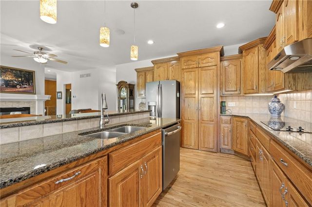 24503 E Woodland Circle, Lee's Summit, MO 64086