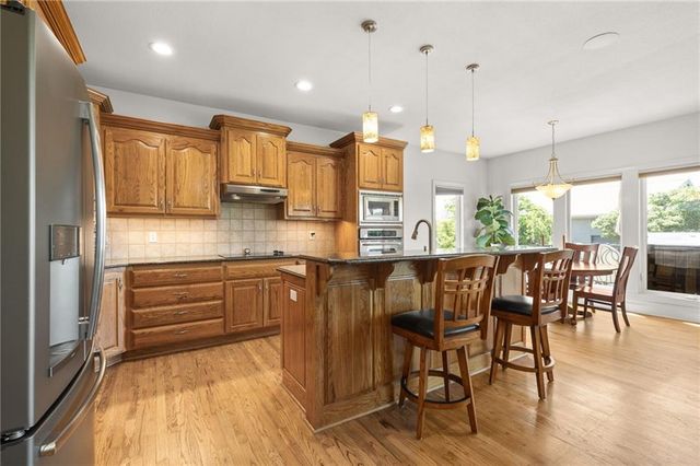 24503 E Woodland Circle, Lee's Summit, MO 64086