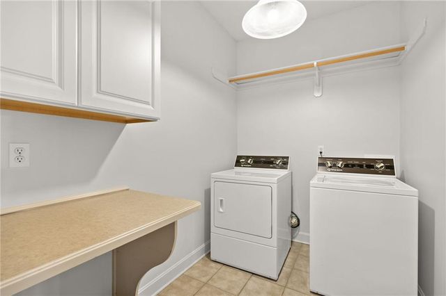 24503 E Woodland Circle, Lee's Summit, MO 64086