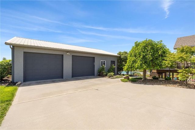 24503 E Woodland Circle, Lee's Summit, MO 64086