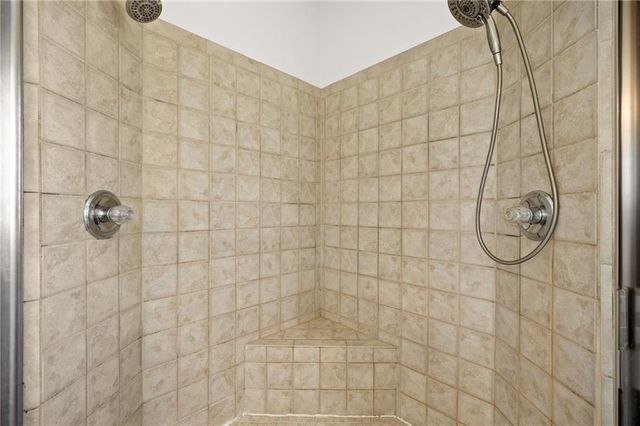 24503 E Woodland Circle, Lee's Summit, MO 64086