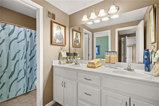 24503 E Woodland Circle, Lee's Summit, MO 64086