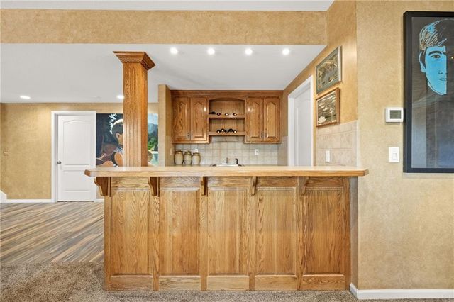 24503 E Woodland Circle, Lee's Summit, MO 64086