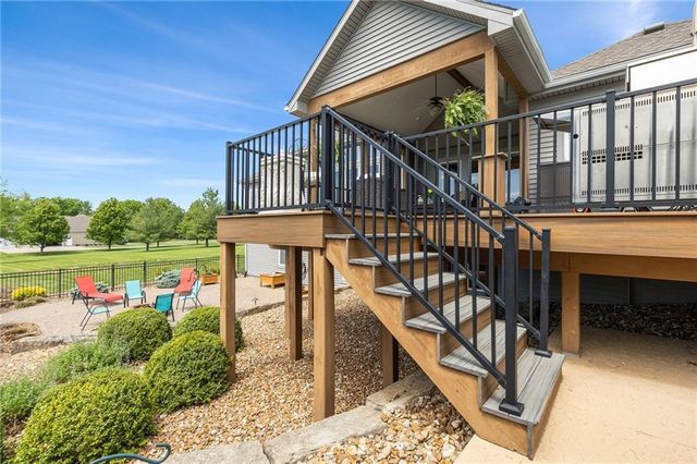 24503 E Woodland Circle, Lee's Summit, MO 64086