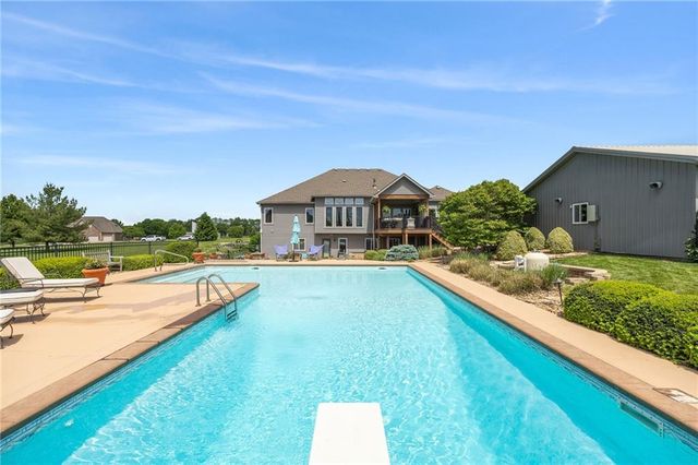 24503 E Woodland Circle, Lee's Summit, MO 64086