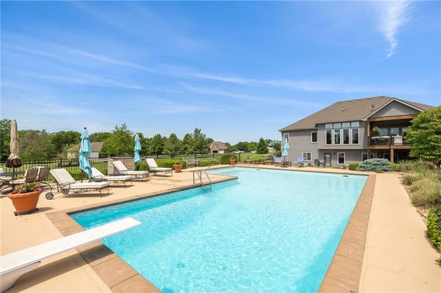 24503 E Woodland Circle, Lee's Summit, MO 64086