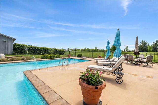 24503 E Woodland Circle, Lee's Summit, MO 64086
