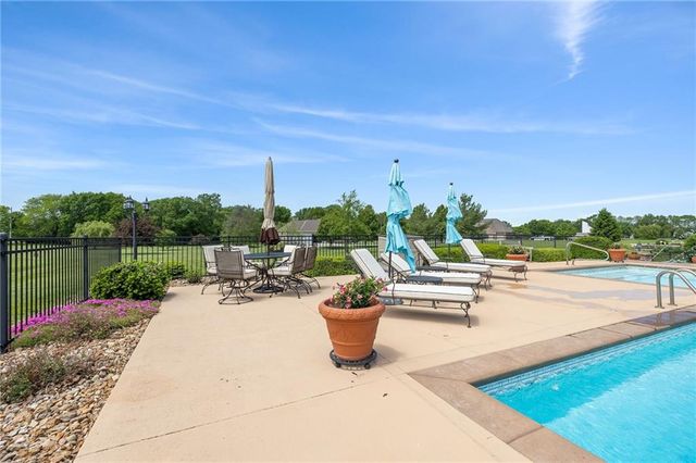 24503 E Woodland Circle, Lee's Summit, MO 64086