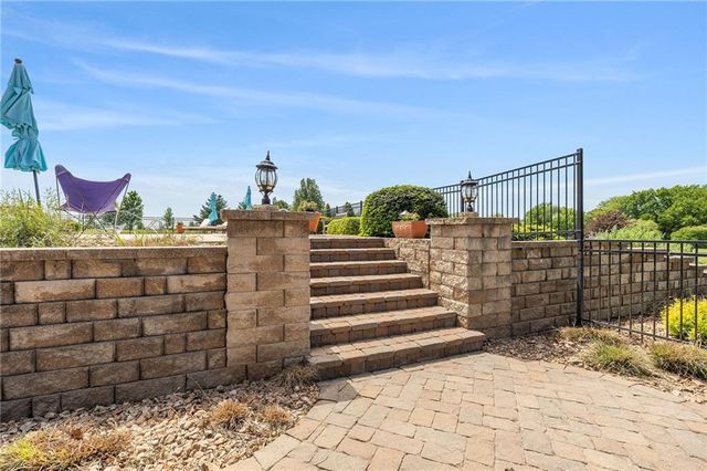 24503 E Woodland Circle, Lee's Summit, MO 64086