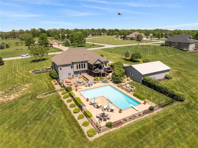 24503 E Woodland Circle, Lee's Summit, MO 64086