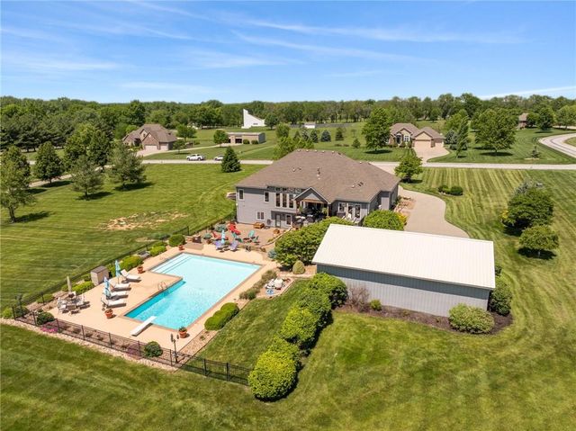 24503 E Woodland Circle, Lee's Summit, MO 64086