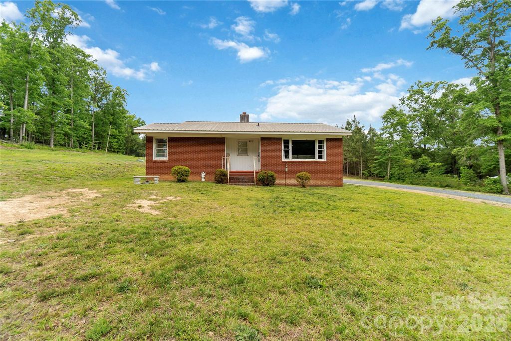 421 E Passaic Street, Peachland, NC 28133