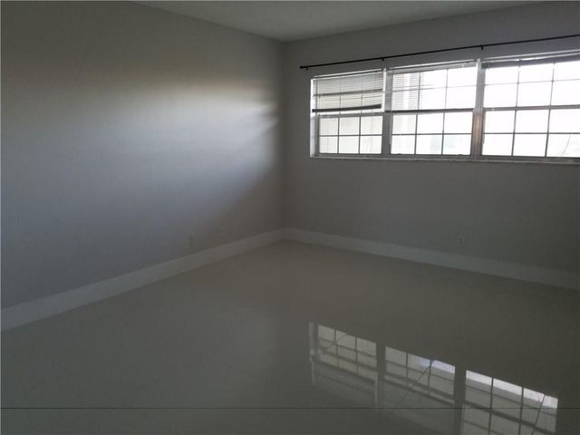 3150 N Course Lane 607, Pompano Beach, FL 33069