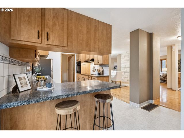 1203 Se KIBLING Ave, Troutdale, OR 97060