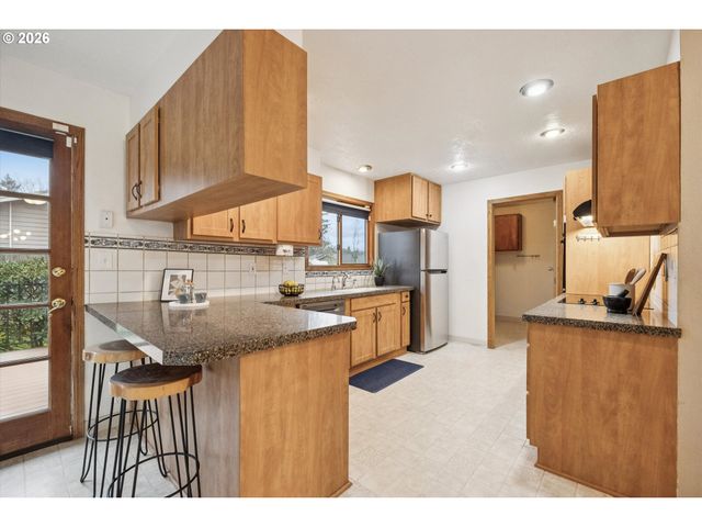 1203 Se KIBLING Ave, Troutdale, OR 97060