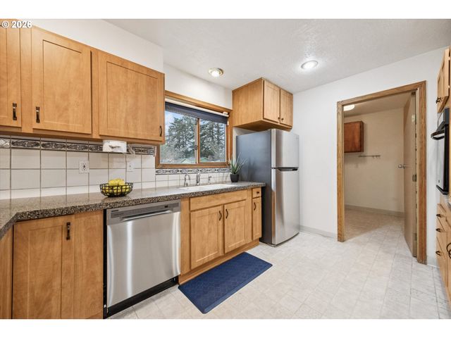 1203 Se KIBLING Ave, Troutdale, OR 97060