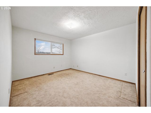 1203 Se KIBLING Ave, Troutdale, OR 97060