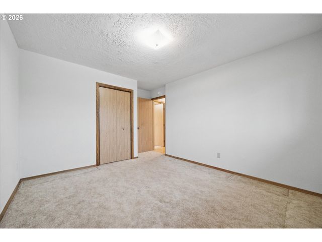 1203 Se KIBLING Ave, Troutdale, OR 97060