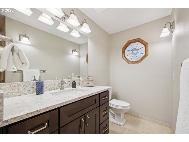 1203 Se KIBLING Ave, Troutdale, OR 97060