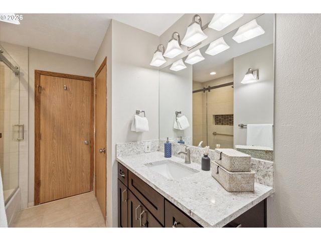 1203 Se KIBLING Ave, Troutdale, OR 97060