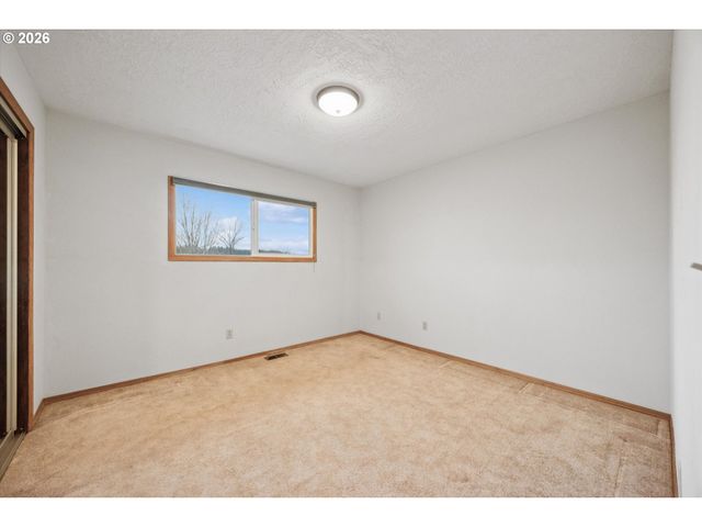 1203 Se KIBLING Ave, Troutdale, OR 97060