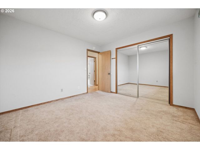 1203 Se KIBLING Ave, Troutdale, OR 97060