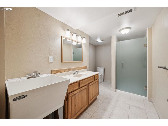 1203 Se KIBLING Ave, Troutdale, OR 97060