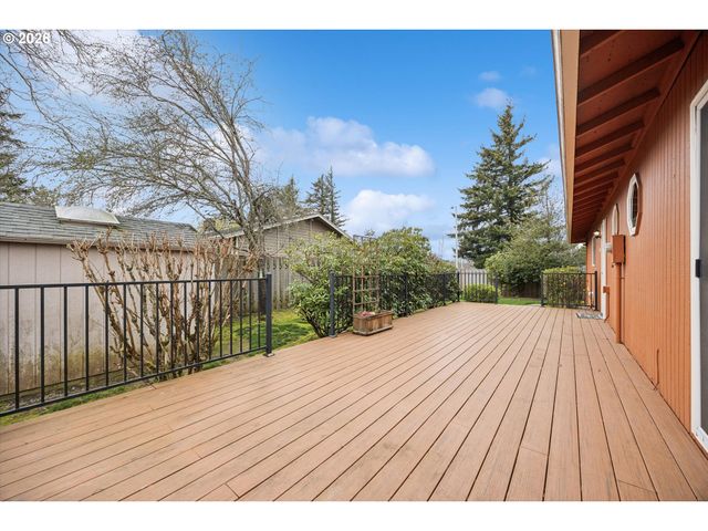 1203 Se KIBLING Ave, Troutdale, OR 97060