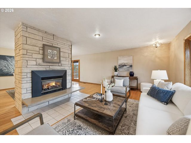 1203 Se KIBLING Ave, Troutdale, OR 97060