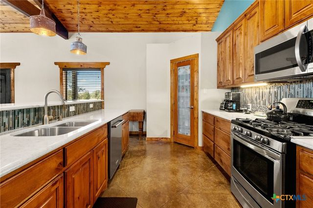 381 Schneider Road, Seguin, TX 78155