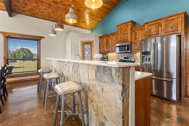 381 Schneider Road, Seguin, TX 78155