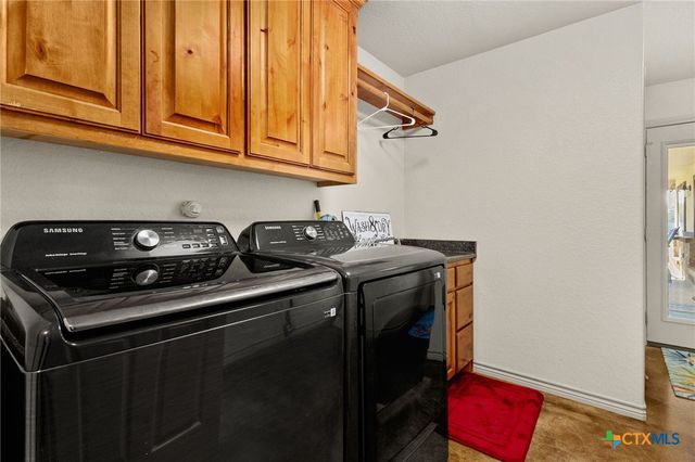 381 Schneider Road, Seguin, TX 78155