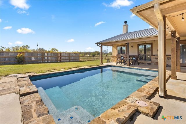 381 Schneider Road, Seguin, TX 78155