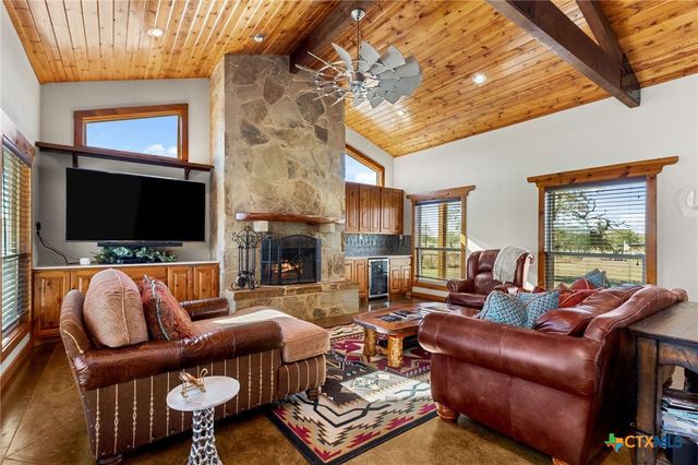 381 Schneider Road, Seguin, TX 78155