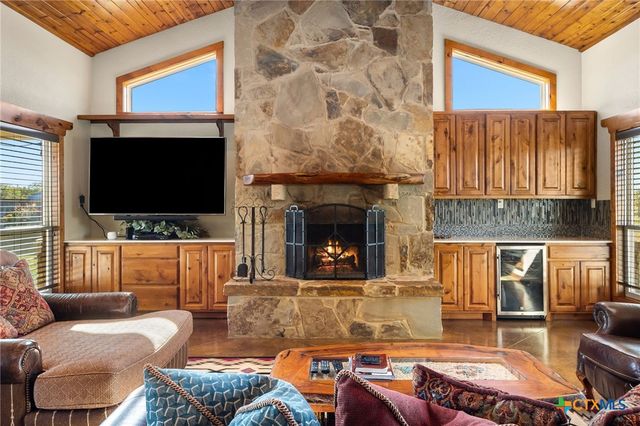 381 Schneider Road, Seguin, TX 78155