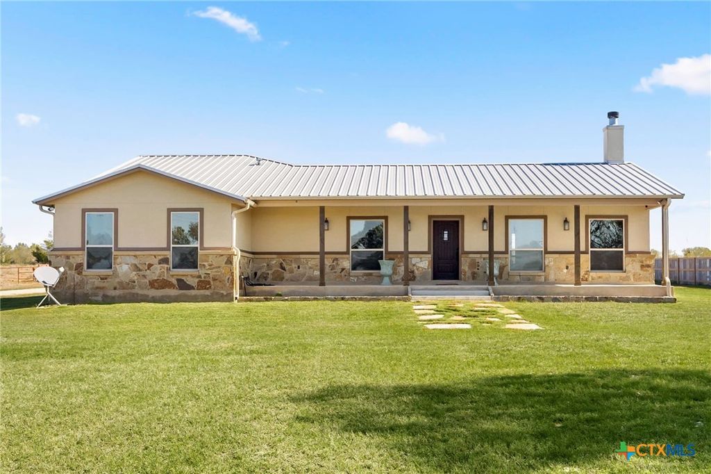 381 Schneider Road, Seguin, TX 78155