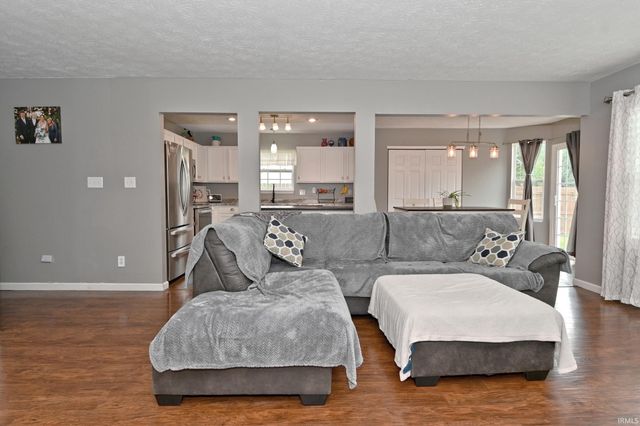 2332 Foxtail Drive, Plainfield, IN 46168