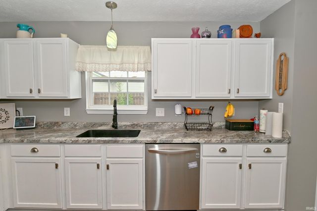 2332 Foxtail Drive, Plainfield, IN 46168